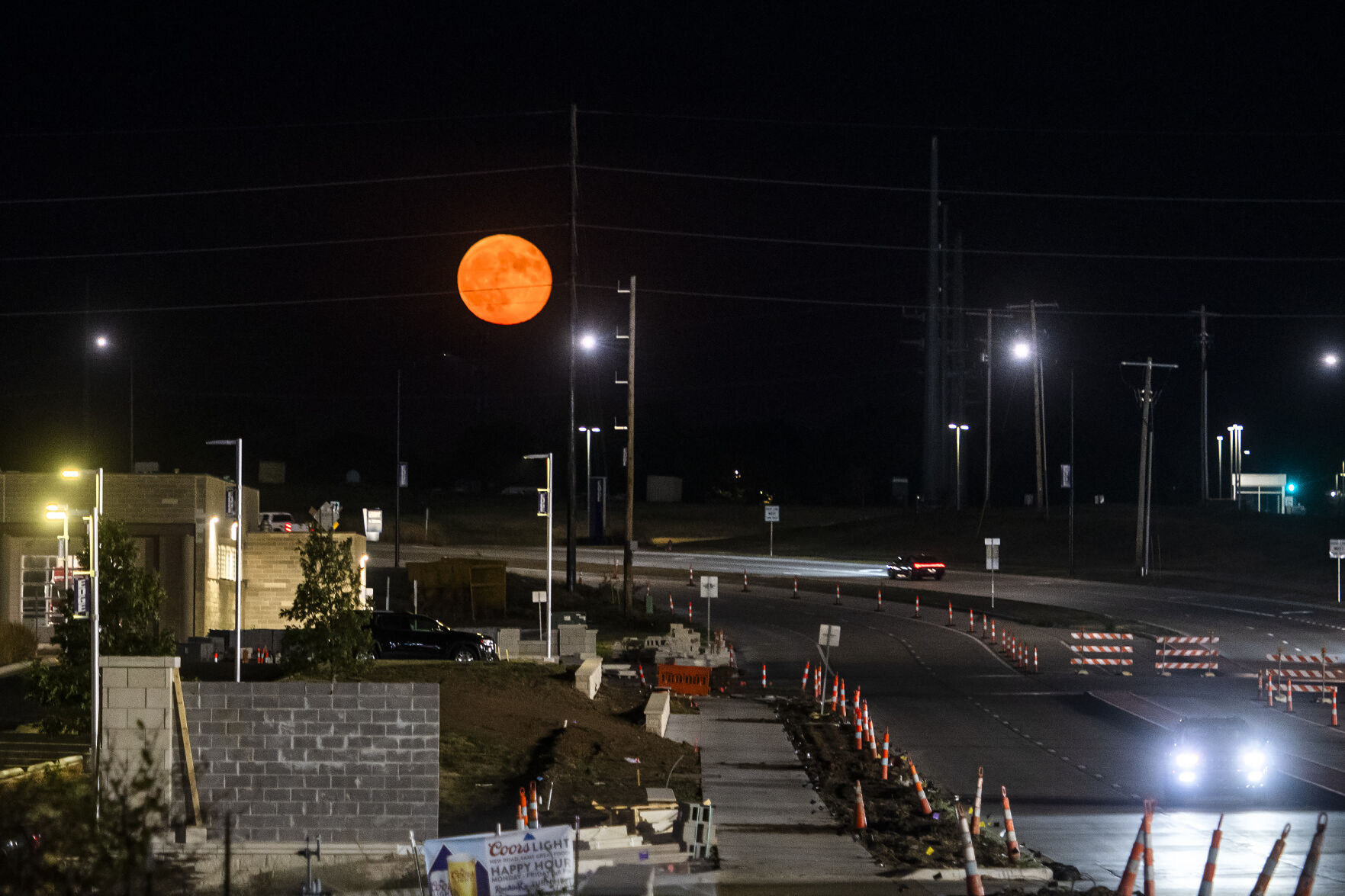 BAD MOON RISING